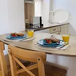 Barackvirag Apartmanhaz Apartament Tihany