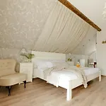 Apartament Barackvirag Apartmanhaz *