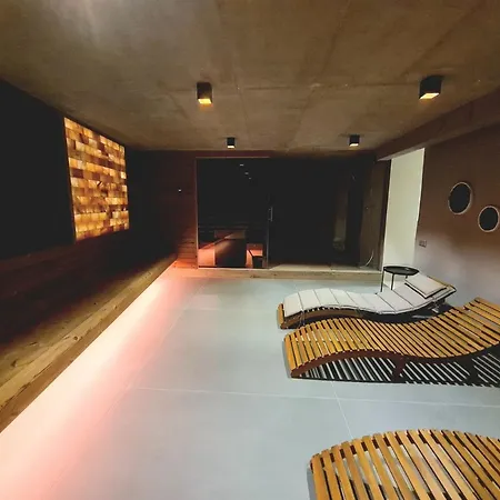 Barackvirag Apartmanhaz アパート *