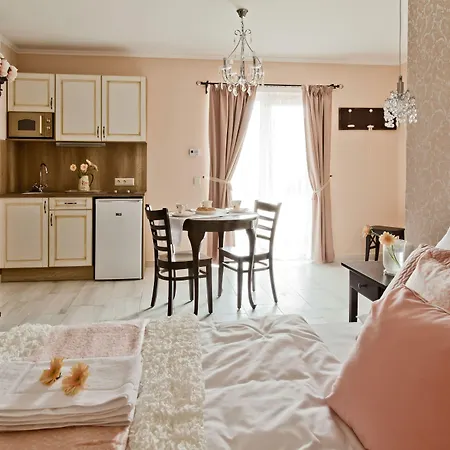 Barackvirag Apartmanhaz Lejlighed Tihany