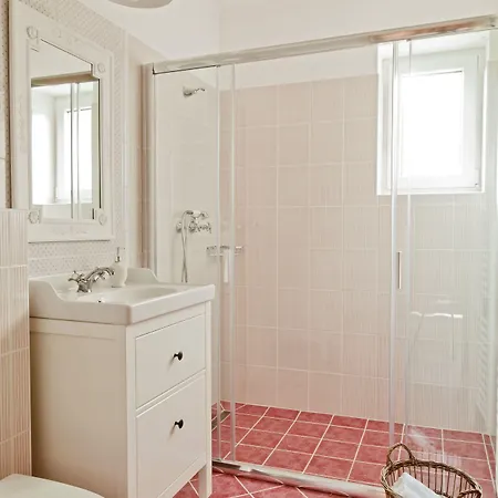 Barackvirag Apartmanhaz Tihany