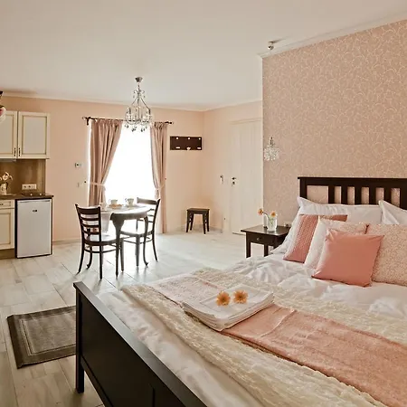 Barackvirag Apartmanhaz