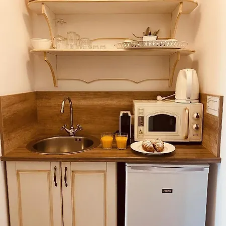 Barackvirag Apartmanhaz