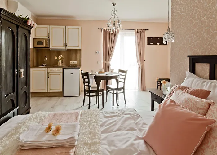 Barackvirag Apartmanhaz Διαμέρισμα Tihany