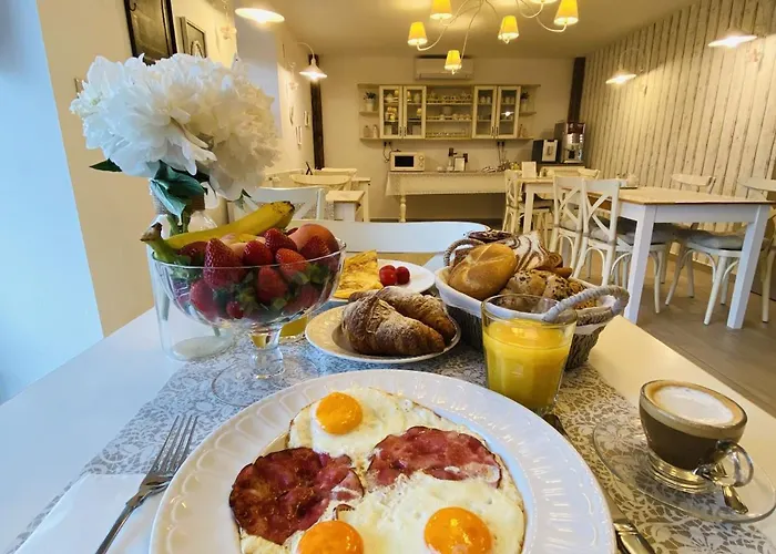 Barackvirag Apartmanhaz *