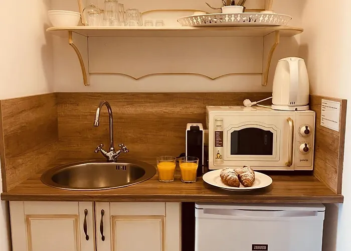 Barackvirag Apartmanhaz *