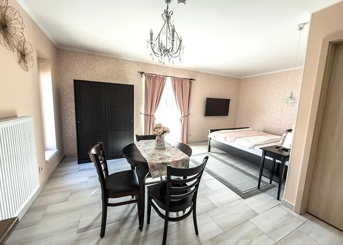 Barackvirag Apartmanhaz Tihany