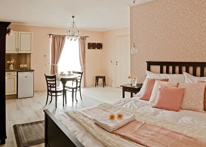 Barackvirag Apartmanhaz