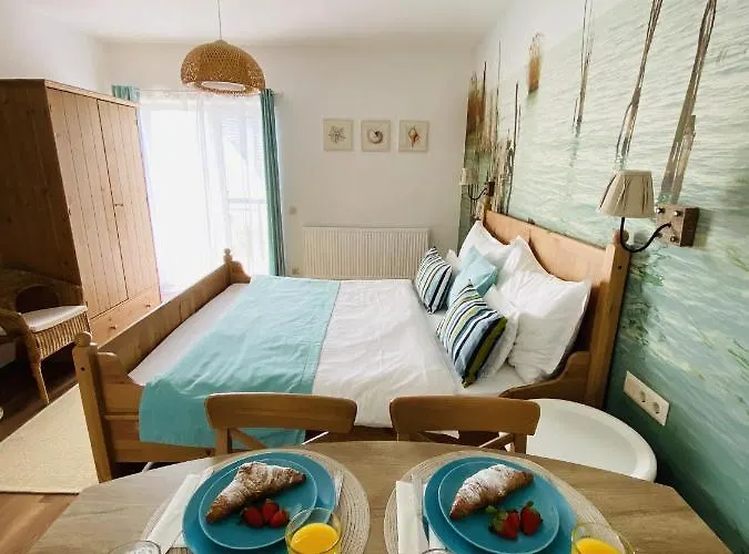 Barackvirag Apartmanhaz *