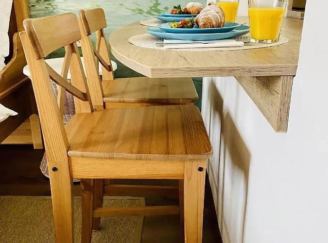 Barackvirag Apartmanhaz Tihany